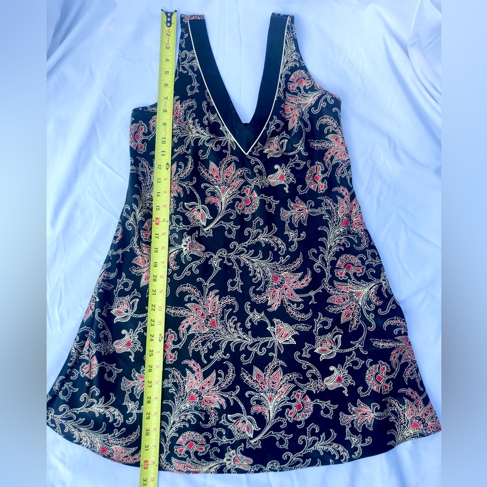 Women’s Jones New York Black & Red Floral V-Neck Sleeveless Nightgown Size Small - Picture 2 of 7